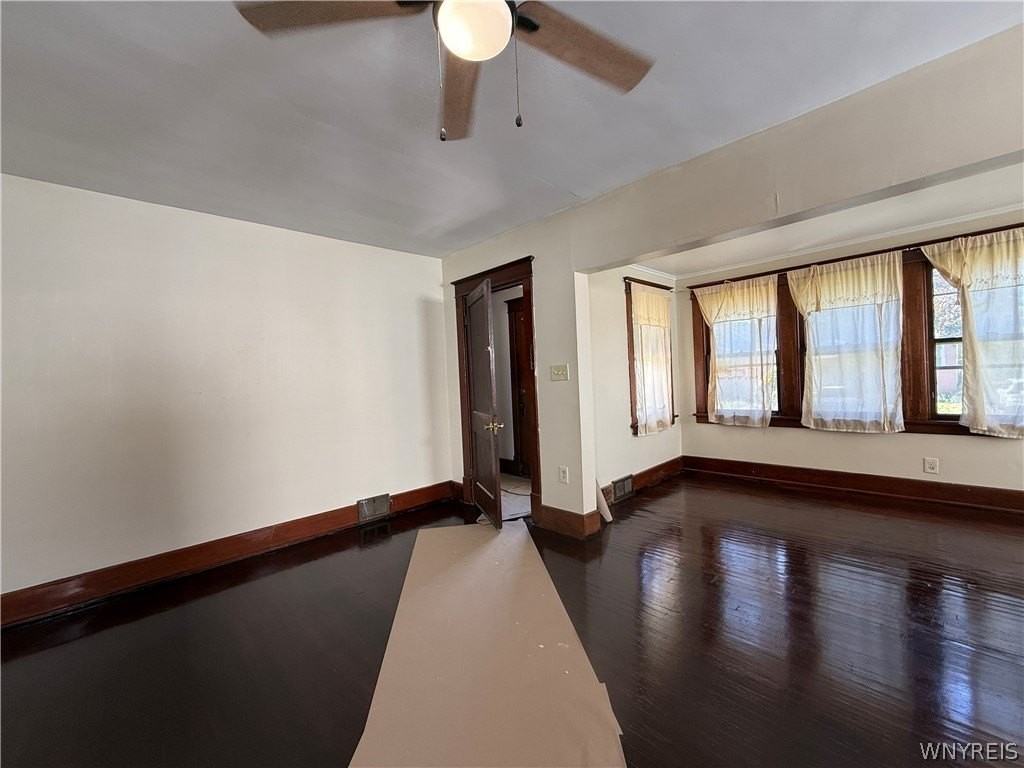63 Wright Ave - Photo 3 of 14