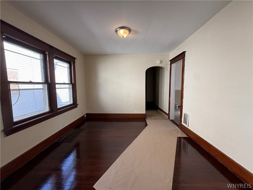 63 Wright Ave - Photo 4 of 14