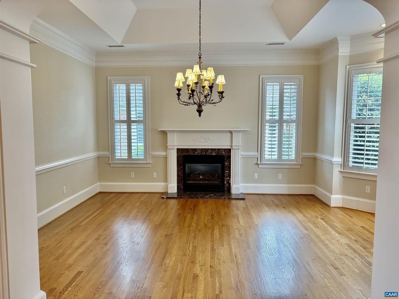 495 Ednam Cir - Photo 2 of 12