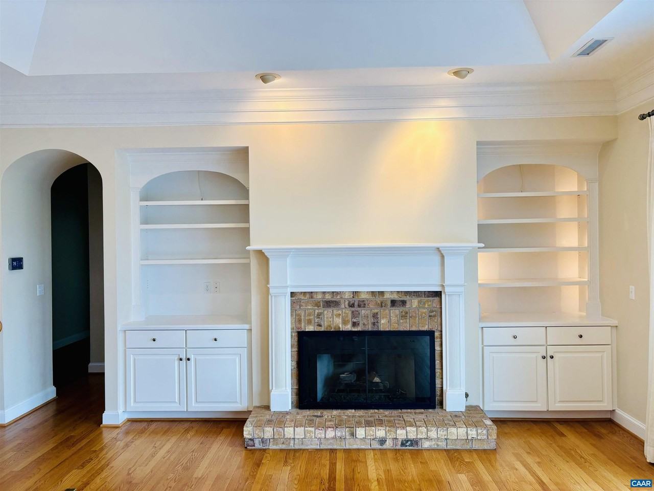 495 Ednam Cir - Photo 4 of 12