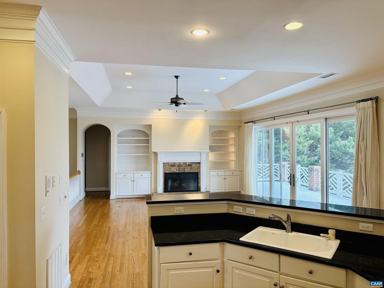 495 Ednam Cir - Photo 7 of 12