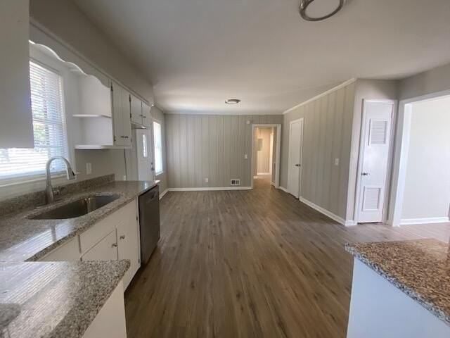 824 53rd St - Photo 4 of 17