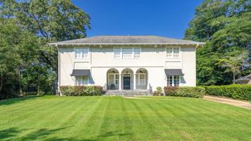 featured image of 1711 Stark Ave