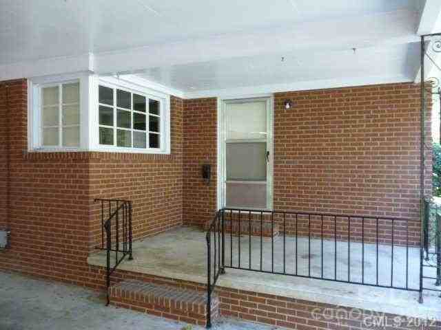1802 Pennsylvania Ave - Photo 2 of 10
