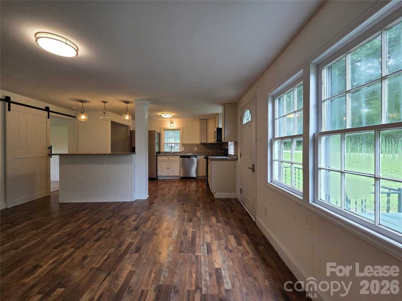 2128 Hodgin St - Photo 3 of 20