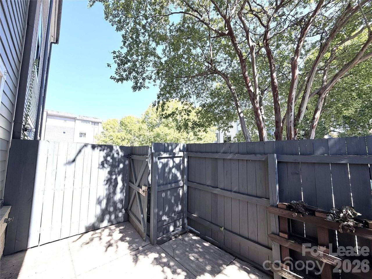 961 E 7th St - Photo 3 of 15