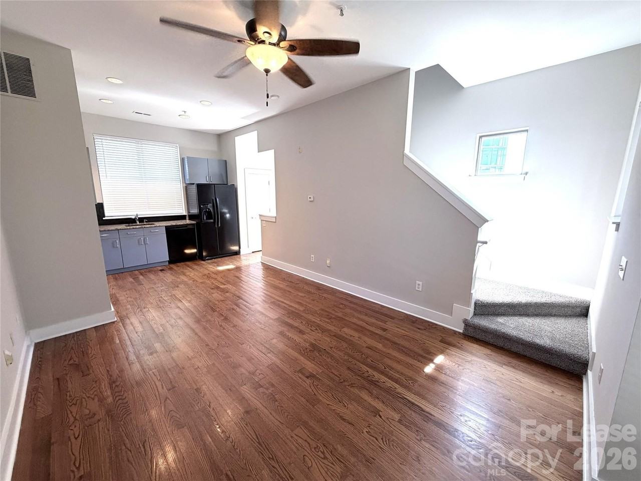 961 E 7th St - Photo 6 of 15