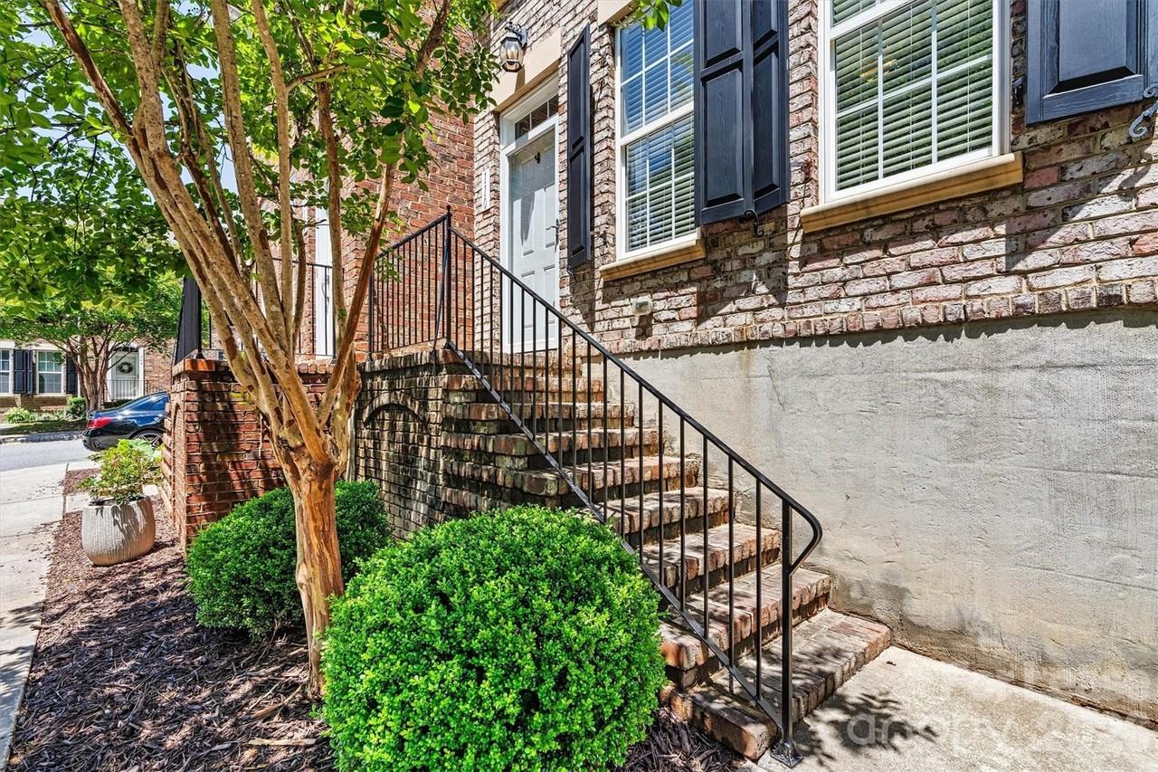 110 Dime Ln - Photo 4 of 45