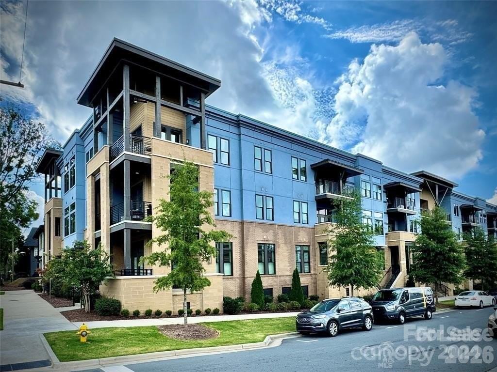 2401 Euclid Ave - Photo 3 of 32