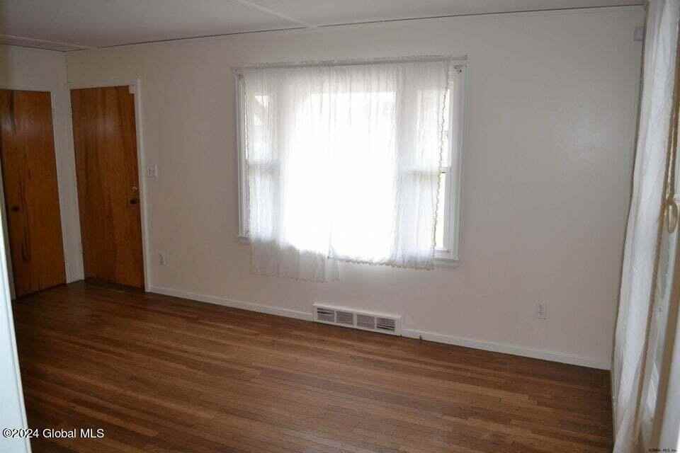 42 Oakwood Dr - Photo 7 of 18