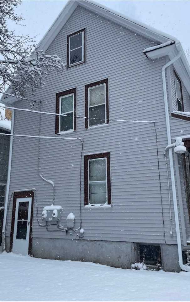 405 Flint St #407UPPER - Photo 3 of 14