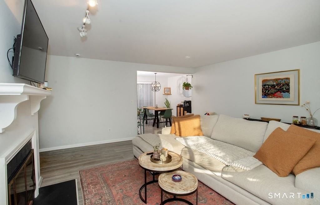 2437 Bedford St #C18 - Photo 5 of 23