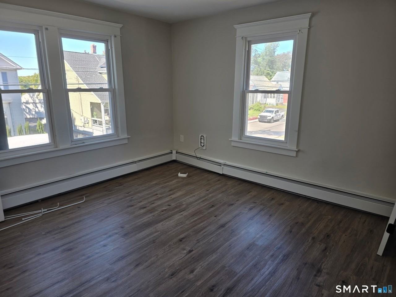82 Windsor St #2ndFL - Photo 3 of 17