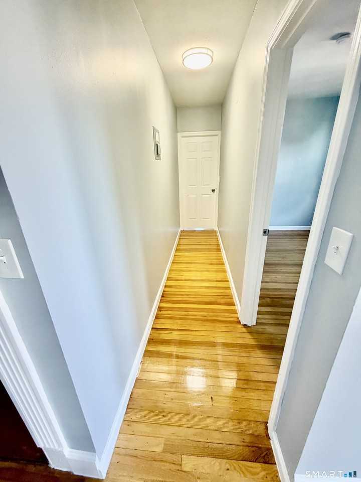 39 Pawtucket St #3W - Photo 4 of 9