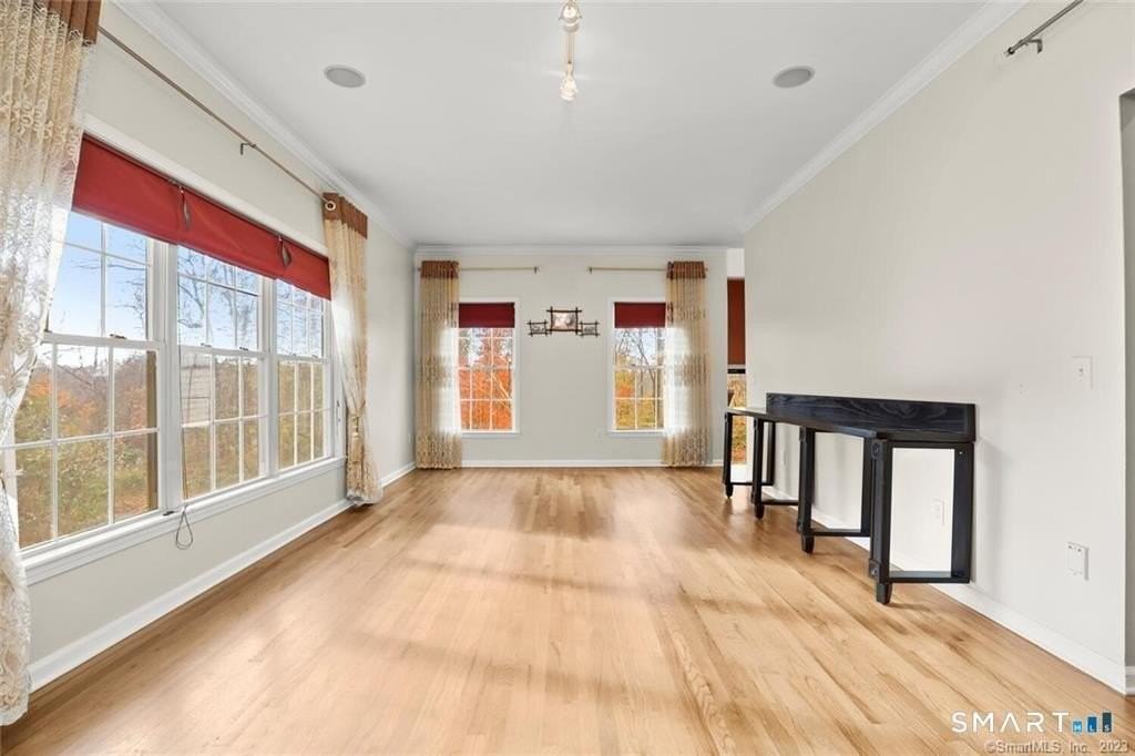 22 Apollo Rd - Photo 5 of 25
