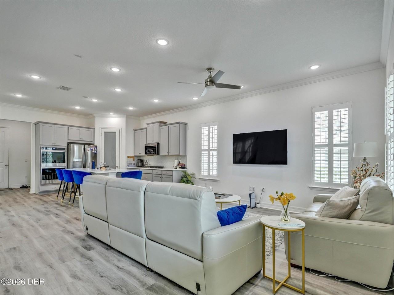 7405 Inlet Pt - Photo 4 of 50