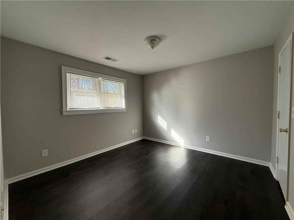 393 Stone Mountain St - Photo 5 of 8