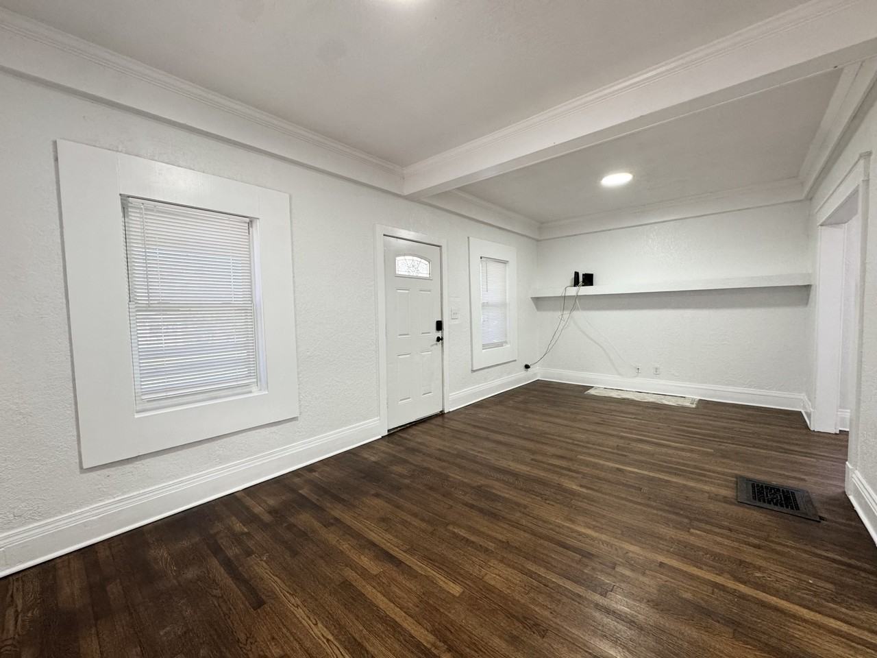 2217 East 37th Street - Photo 5 of 24