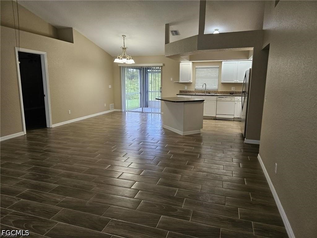 861 Chantilly St E - Photo 2 of 12
