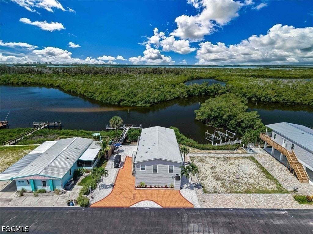 4725 Tahiti Dr - Photo 3 of 46