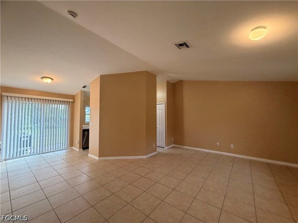 143 Meadow Rd - Photo 4 of 21