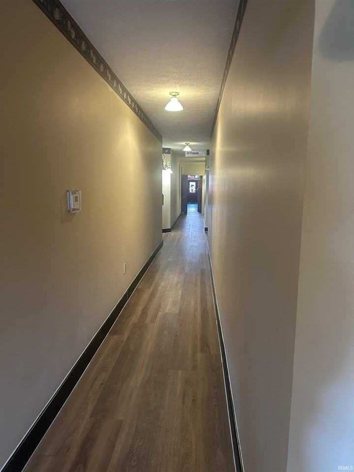 111 W Spring St - Photo 6 of 11