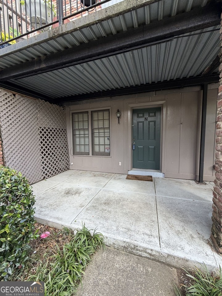3113 Colonial Way #N - Photo 2 of 9