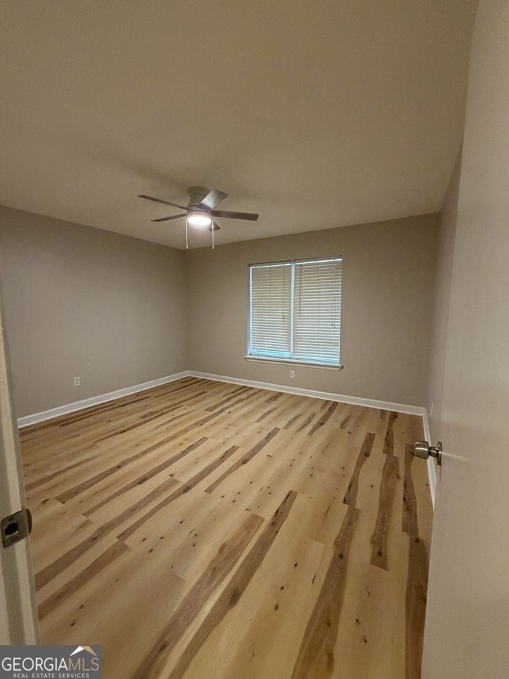 3113 Colonial Way #N - Photo 7 of 9