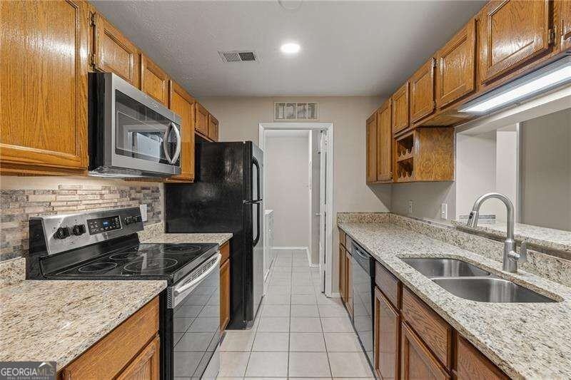 408 Warm Springs Cir - Photo 2 of 37