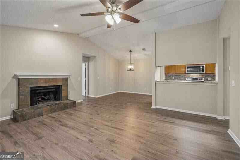 408 Warm Springs Cir - Photo 7 of 37