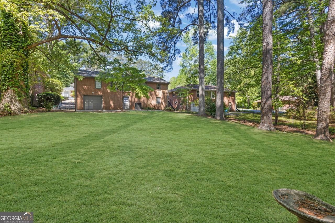 2288 Bryant Dr - Photo 2 of 11