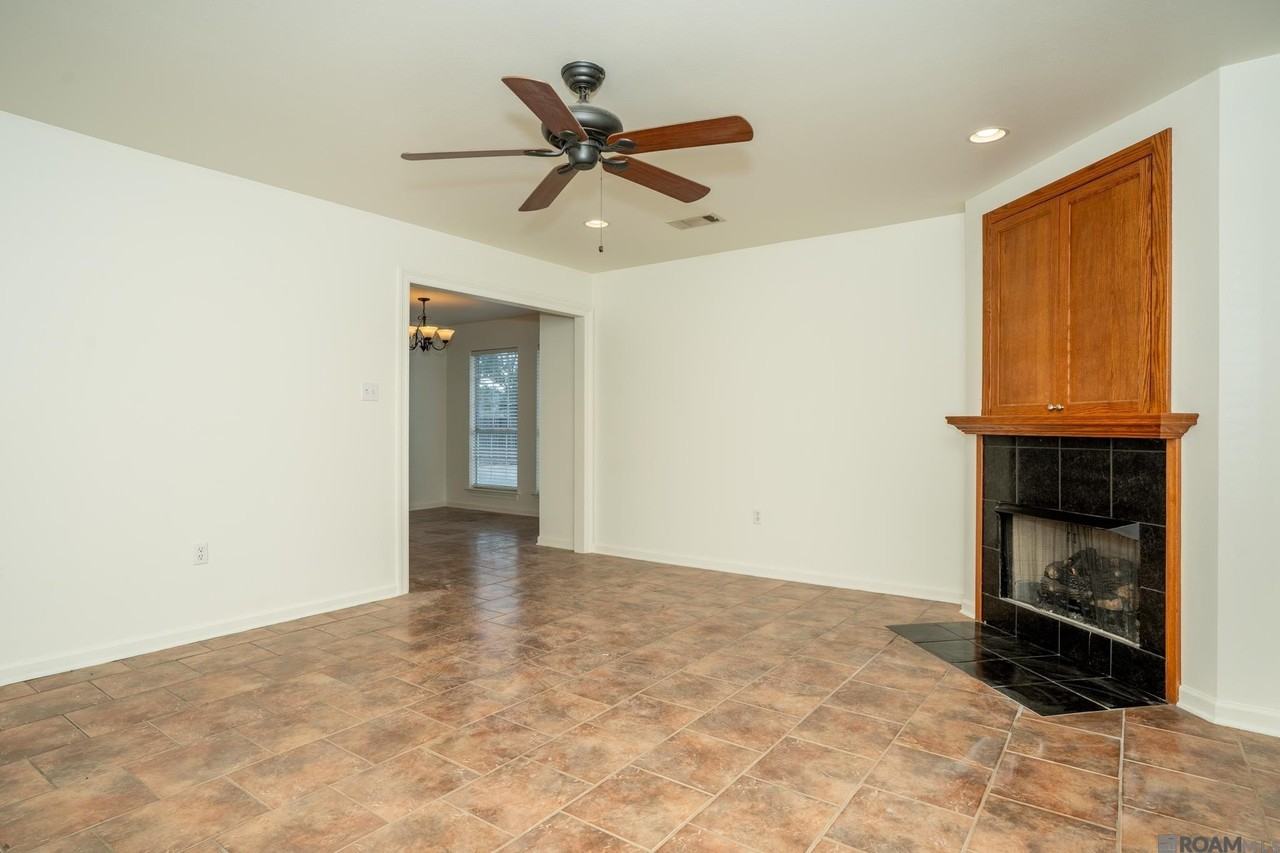 41185 Rhea St - Photo 2 of 18