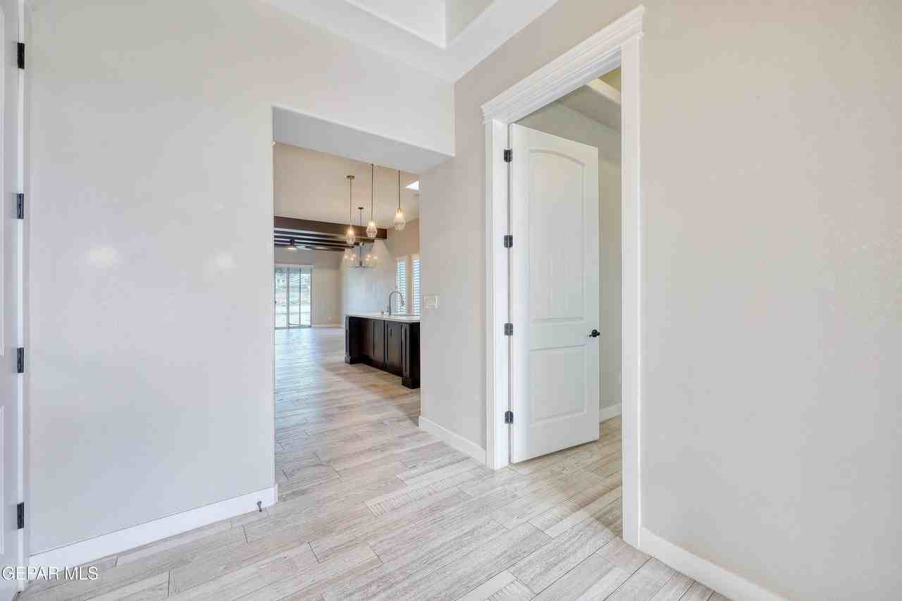 7799 Enchanted View Dr - Photo 7 of 49
