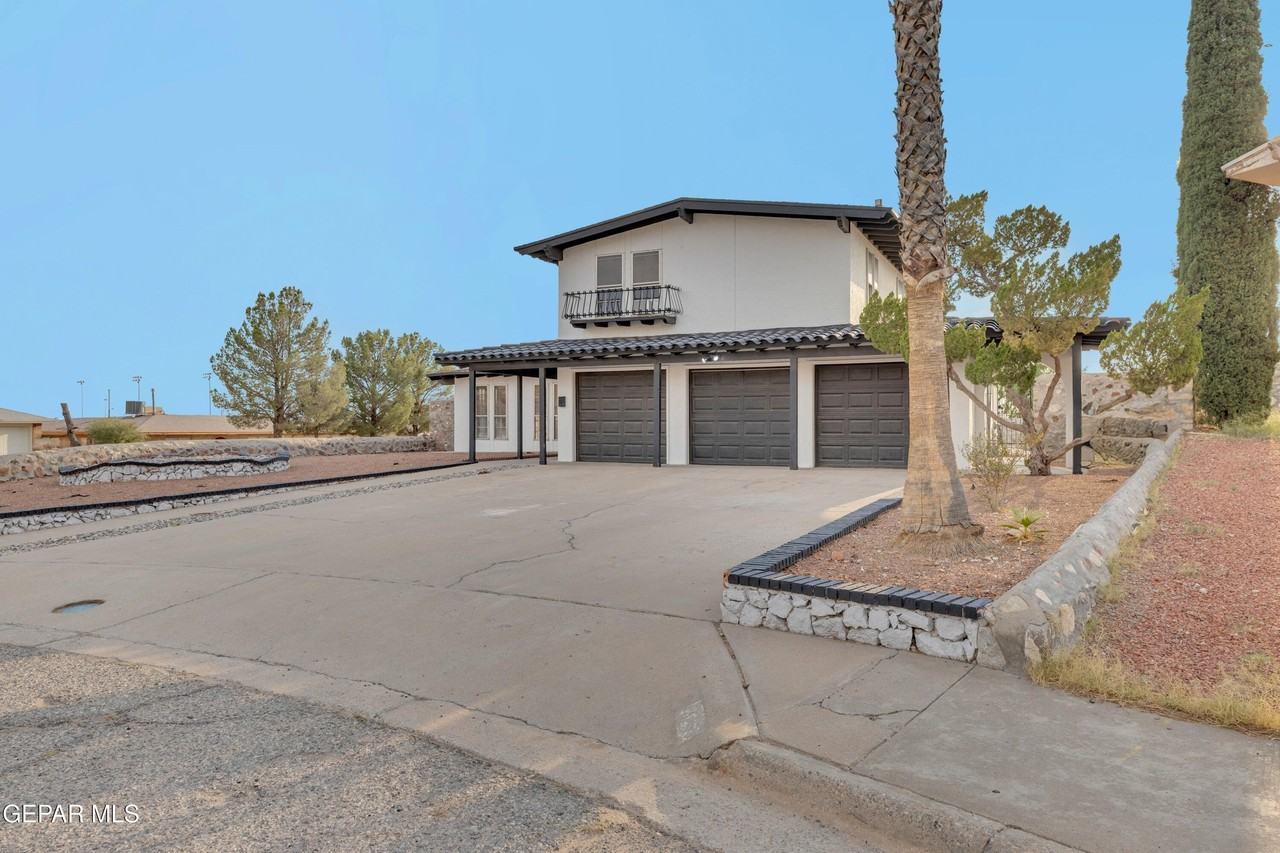 6637 Mariposa Dr - Photo 3 of 50