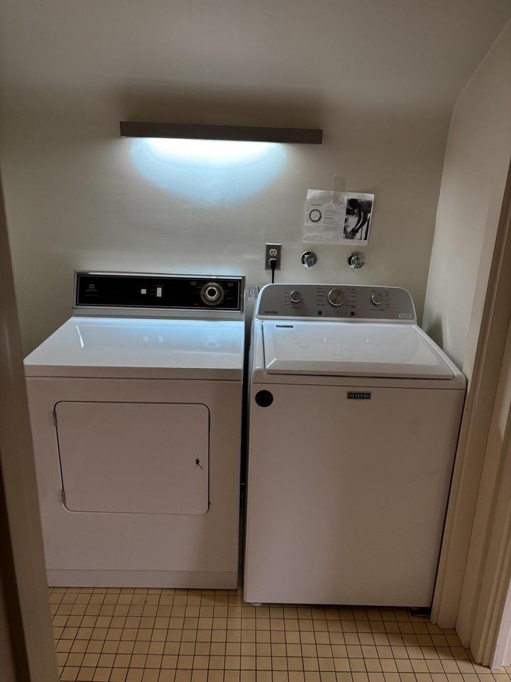 332 E Washington St - Photo 2 of 4