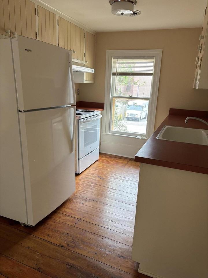 332 E Washington St - Photo 4 of 4