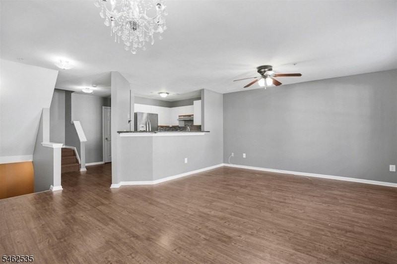 215 Sheffield Ct - Photo 3 of 18