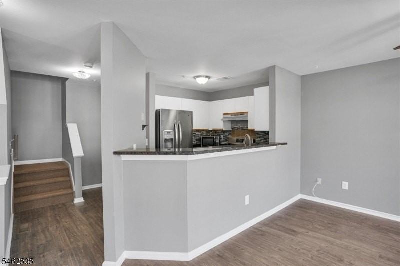 215 Sheffield Ct - Photo 7 of 18