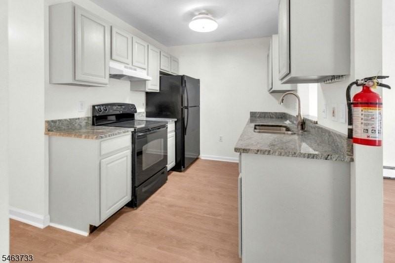 65 Montgomery Ave - Photo 5 of 11