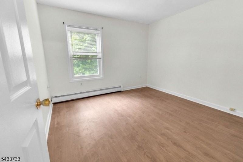 65 Montgomery Ave - Photo 7 of 11