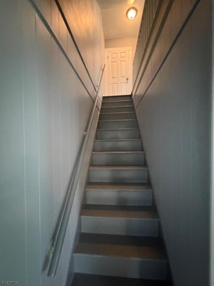 24 Youmans Ave - Photo 7 of 14