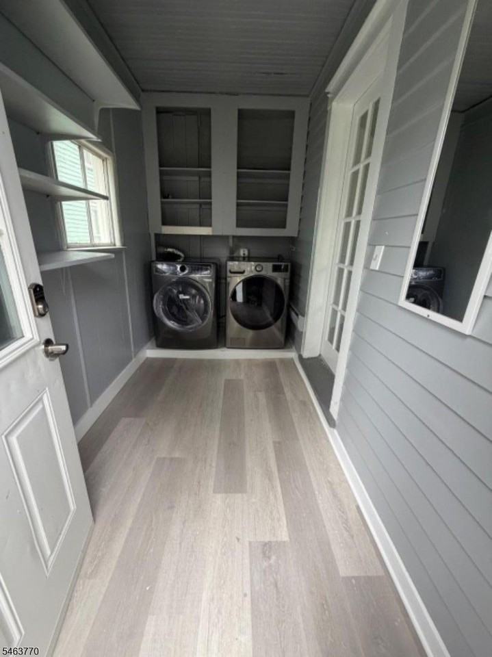 24 Youmans Ave - Photo 6 of 14