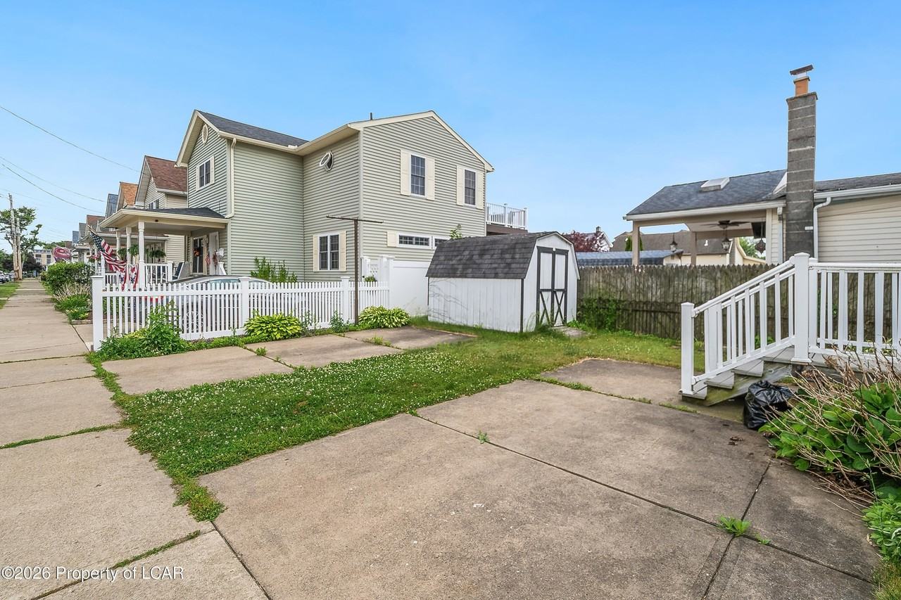 510 Montgomery Ave - Photo 4 of 29
