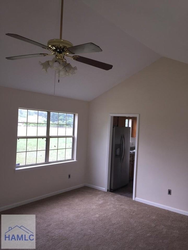 1402 Desert Storm Dr - Photo 2 of 13