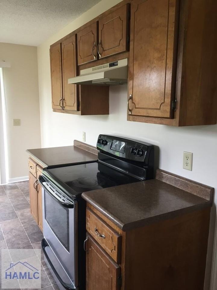 1402 Desert Storm Dr - Photo 4 of 13