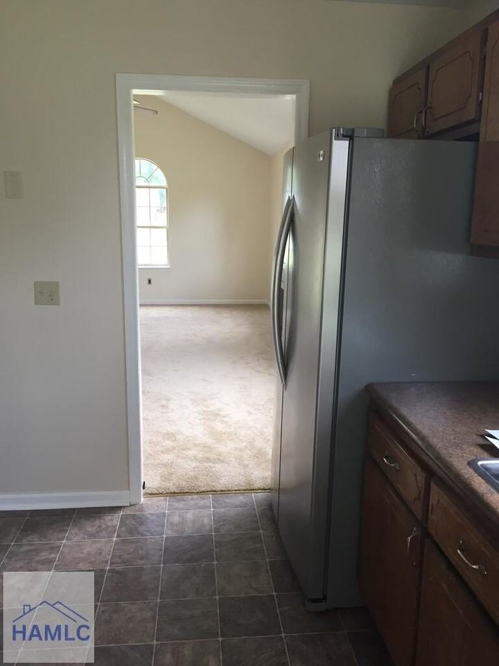 1402 Desert Storm Dr - Photo 5 of 13