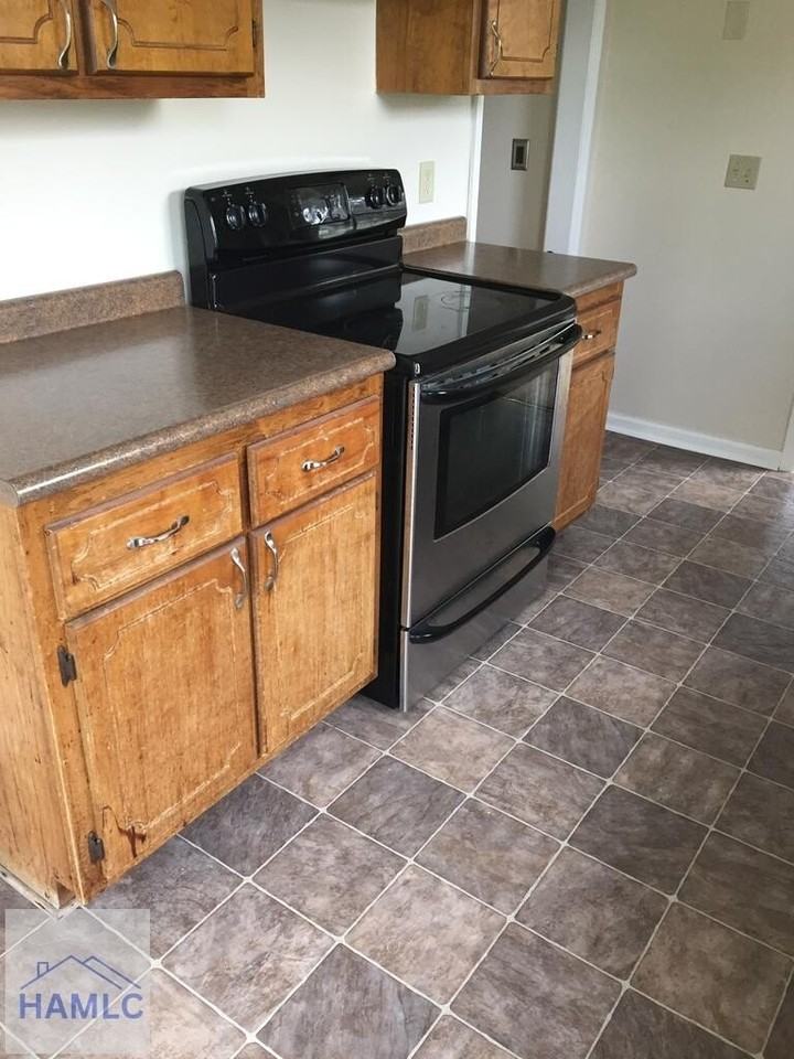 1402 Desert Storm Dr - Photo 6 of 13
