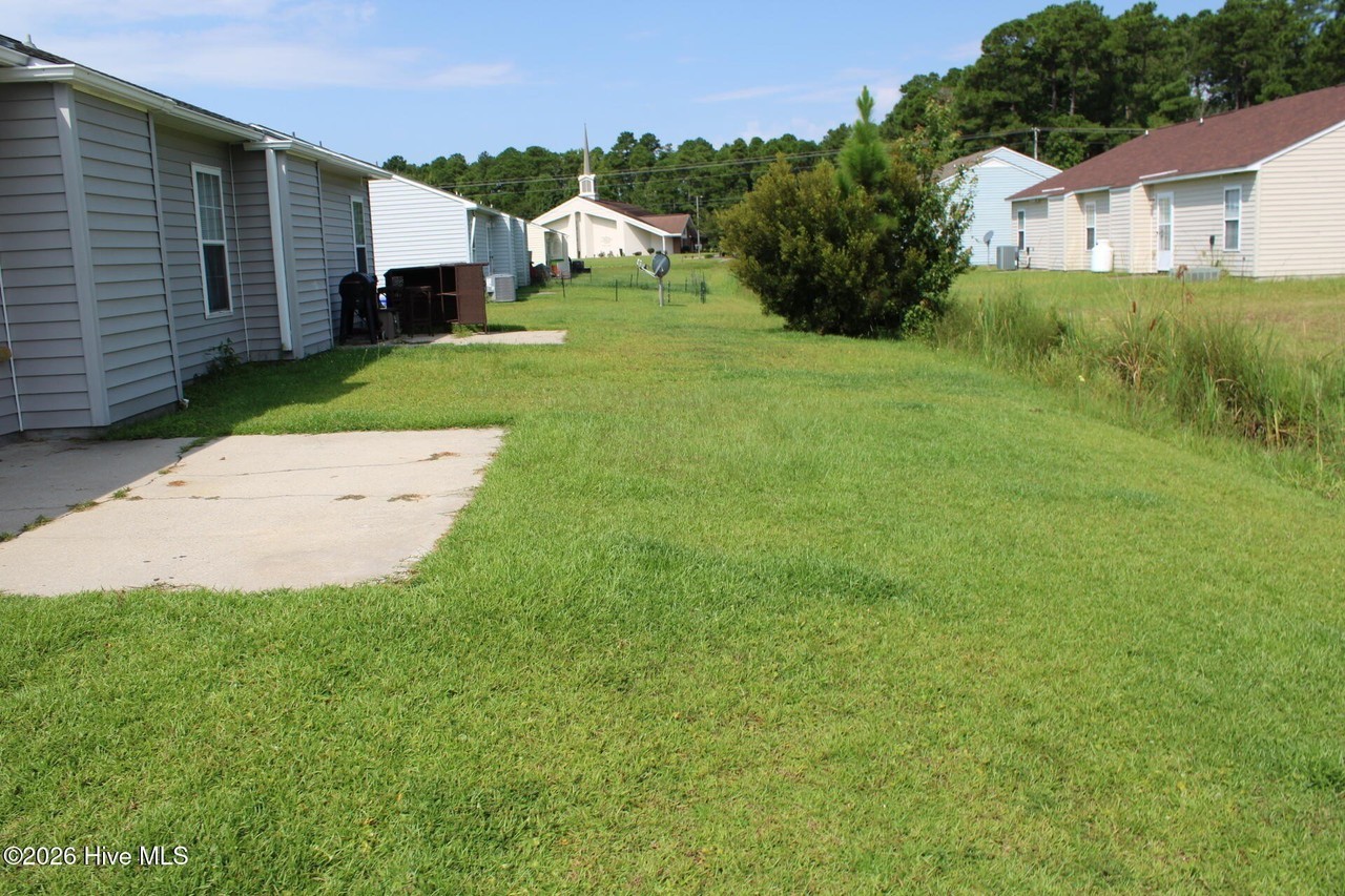 111 Jerrett Ln - Photo 2 of 27
