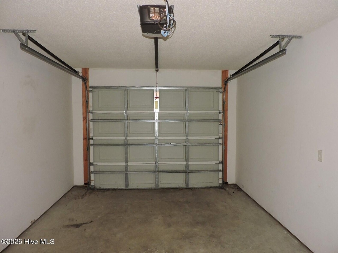 111 Jerrett Ln - Photo 3 of 27