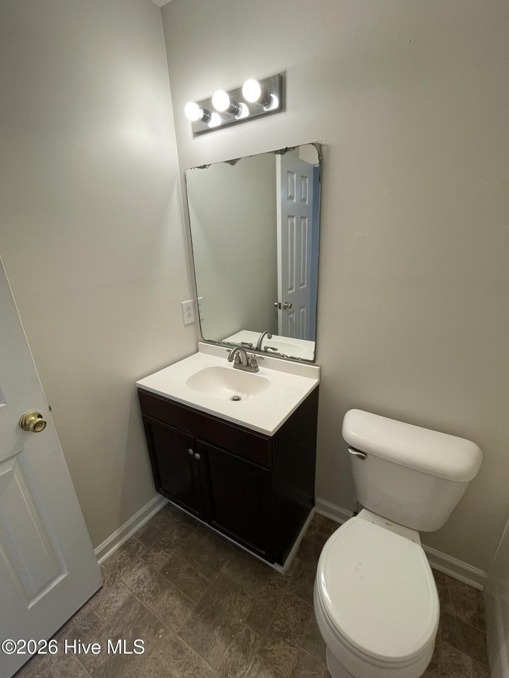 111 Jerrett Ln - Photo 4 of 27